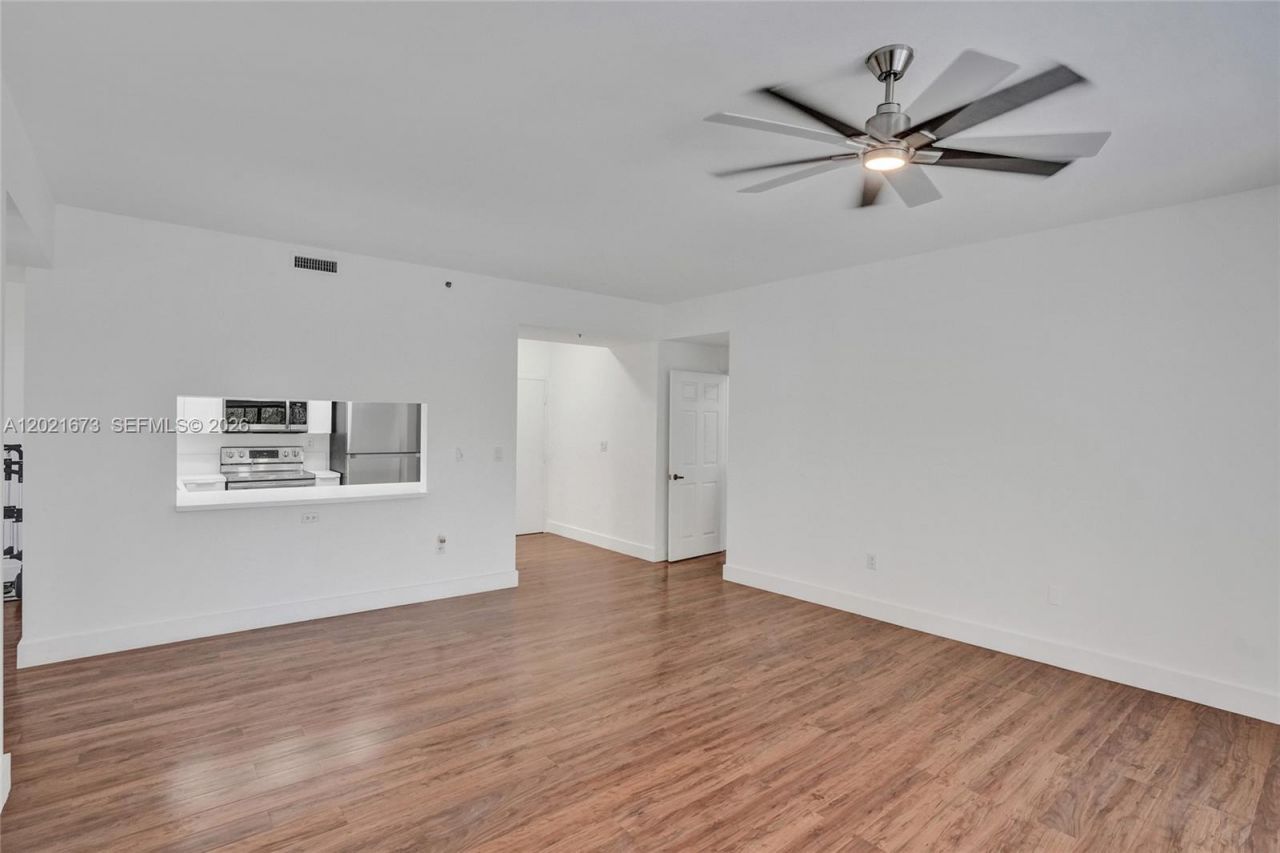 9725 NW 52nd St , Unit 406, Doral, FL 33178 Photo