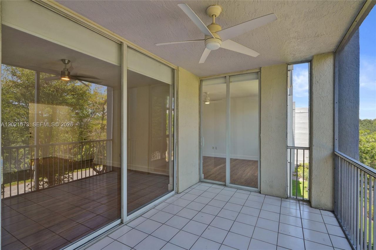 9725 NW 52nd St, Unit 406, Doral, FL 33178 Photo