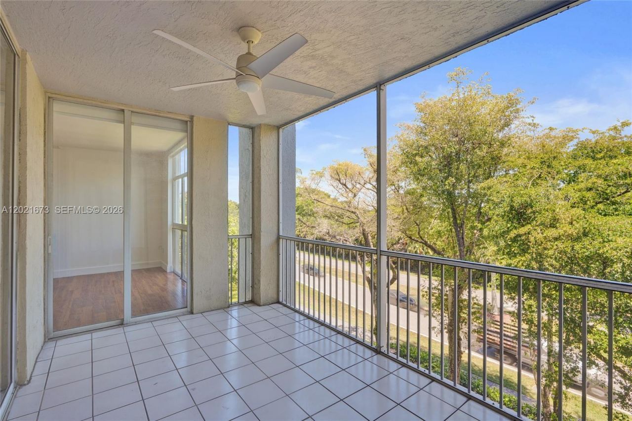 9725 NW 52nd St , Unit 406, Doral, FL 33178 Photo
