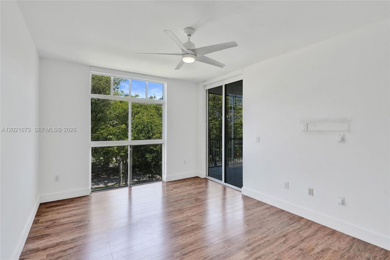 9725 NW 52nd St , Unit 406, Doral, FL 33178 Photo