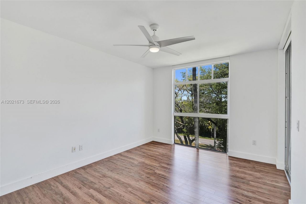 9725 NW 52nd St , Unit 406, Doral, FL 33178 Photo