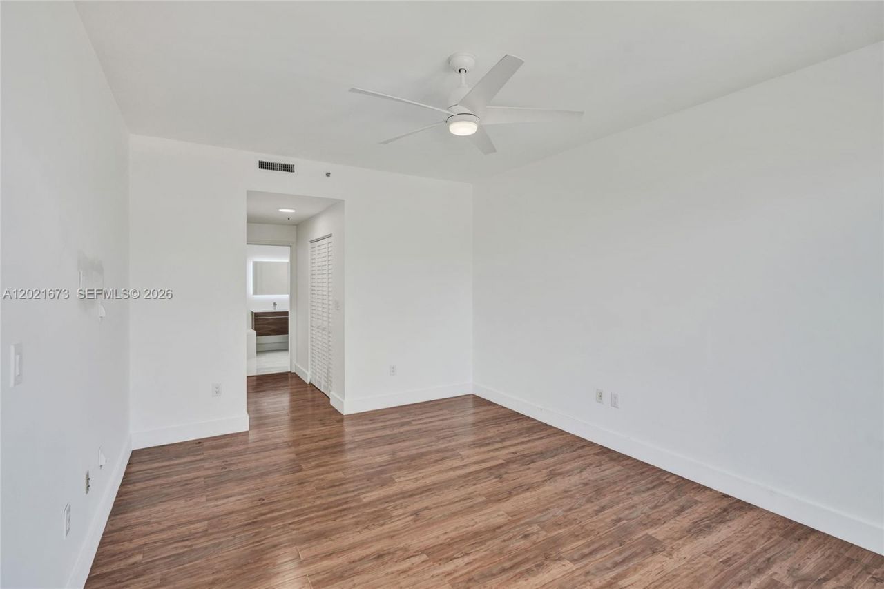 9725 NW 52nd St, Unit 406, Doral, FL 33178 Photo