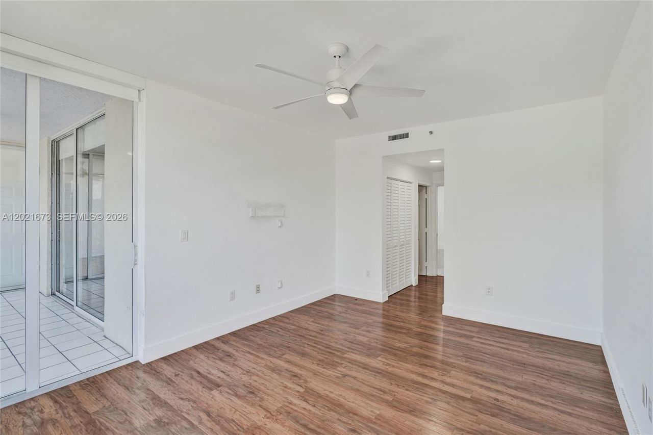 9725 NW 52nd St , Unit 406, Doral, FL 33178 Photo