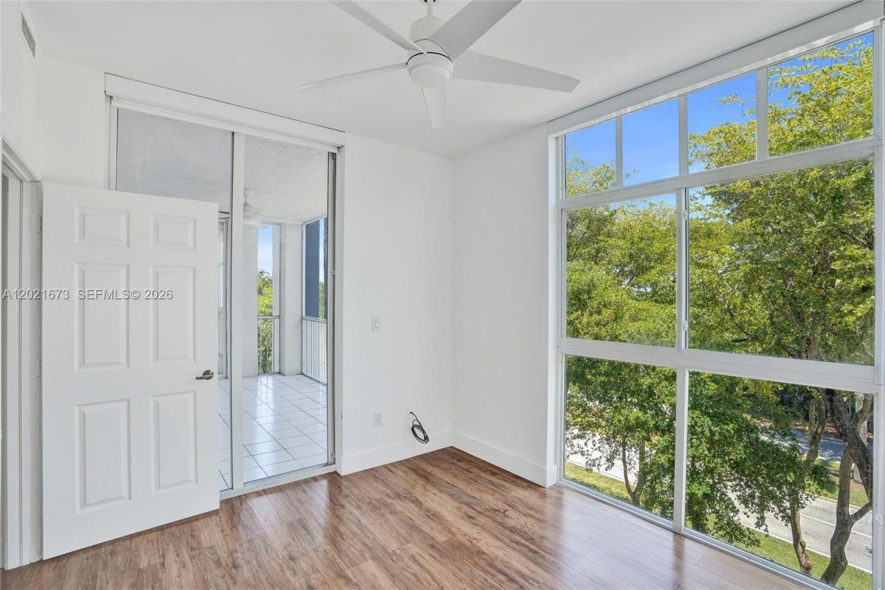 9725 NW 52nd St, Unit 406, Doral, FL 33178 Photo