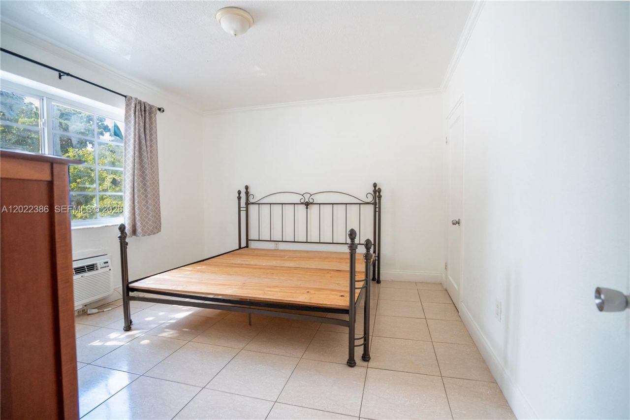 7435 Harding Ave , Unit 204, Miami Beach, FL 33141 Photo