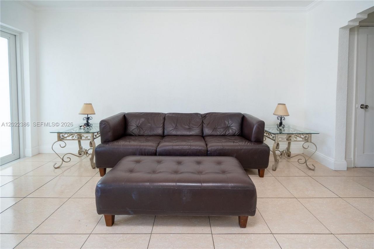 7435 Harding Ave , Unit 204, Miami Beach, FL 33141 Photo