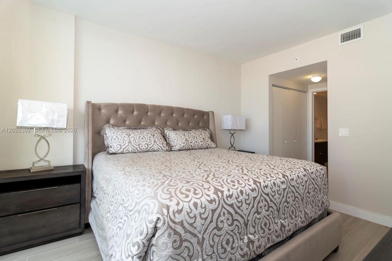 488 NE 18th St , Unit 3608, Miami, FL 33132 Photo