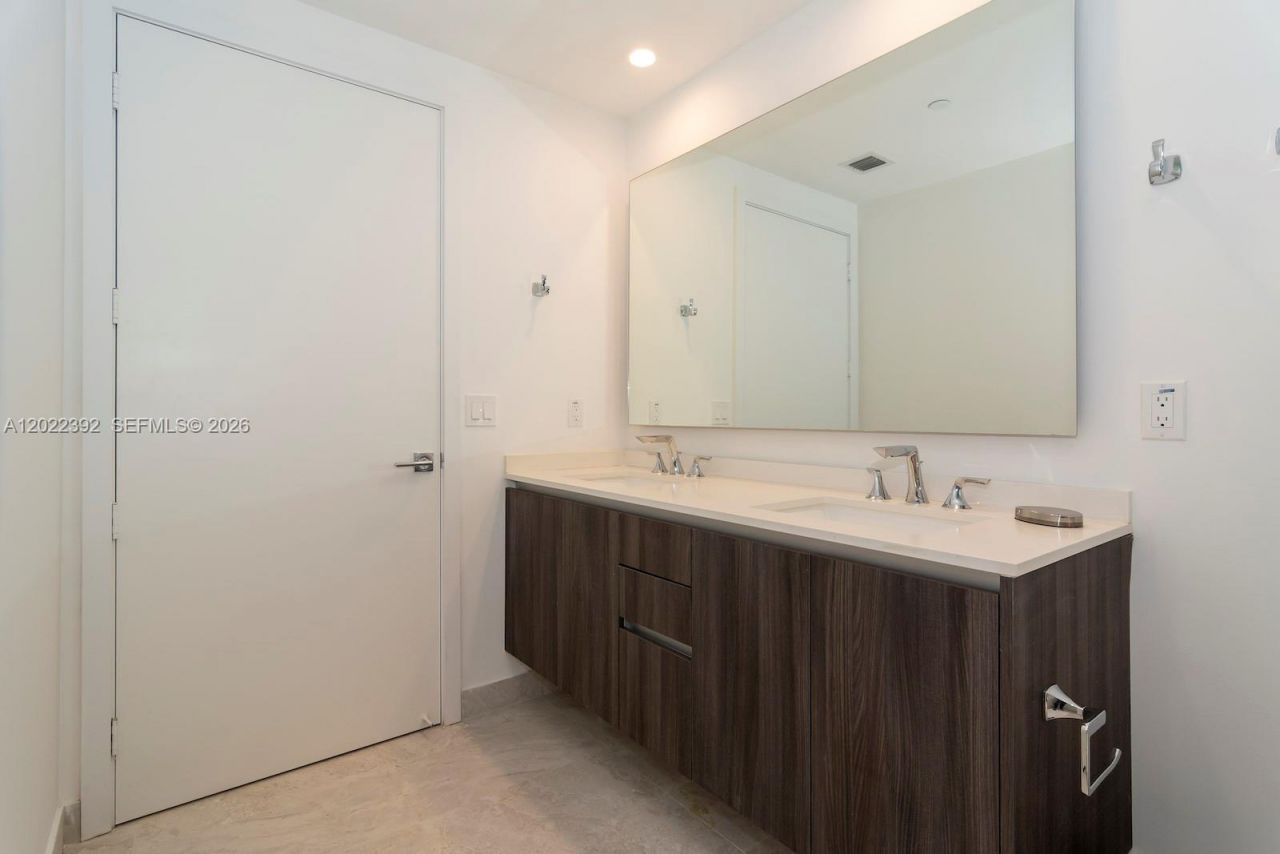 488 NE 18th St , Unit 3608, Miami, FL 33132 Photo