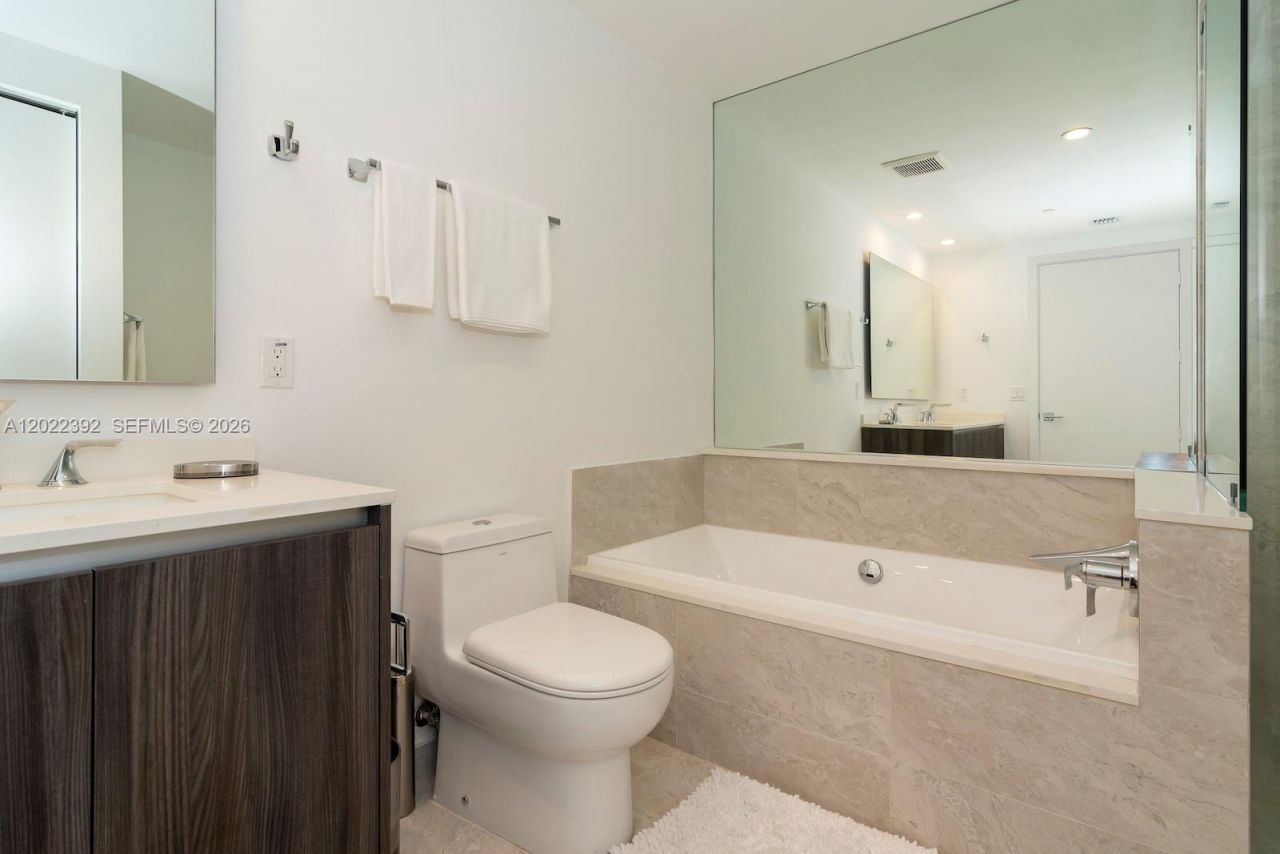 488 NE 18th St , Unit 3608, Miami, FL 33132 Photo