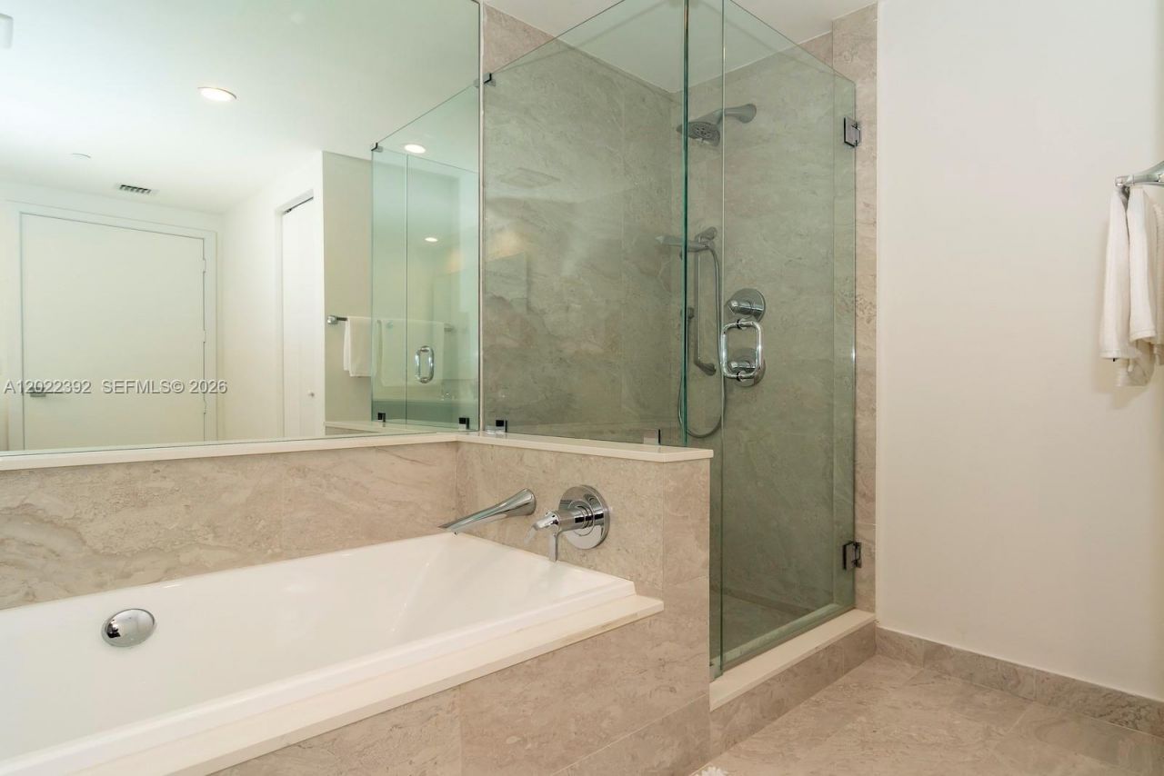 488 NE 18th St , Unit 3608, Miami, FL 33132 Photo