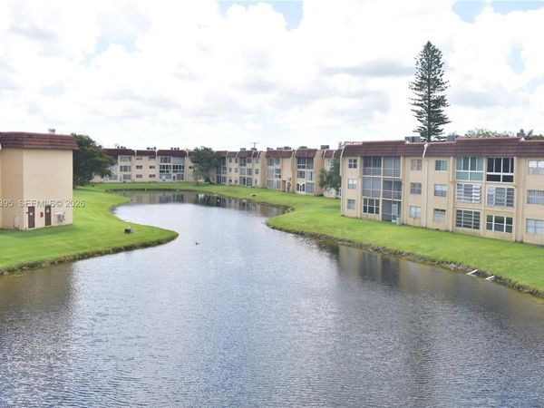 8861 Sunrise Lakes Blvd, Unit 305, Sunrise, FL 33322