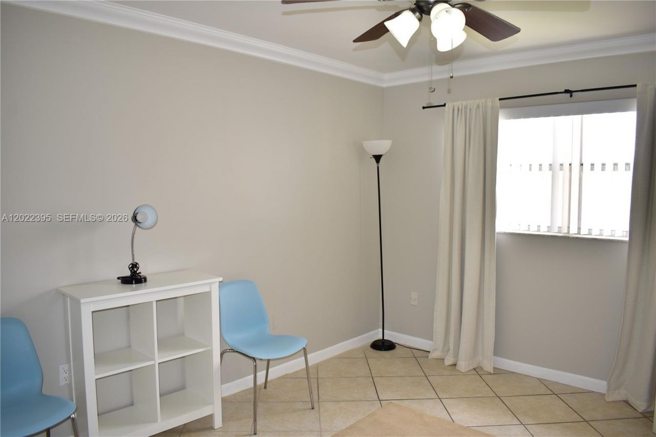 8861 Sunrise Lakes Blvd, Unit 305, Sunrise, FL 33322 Photo