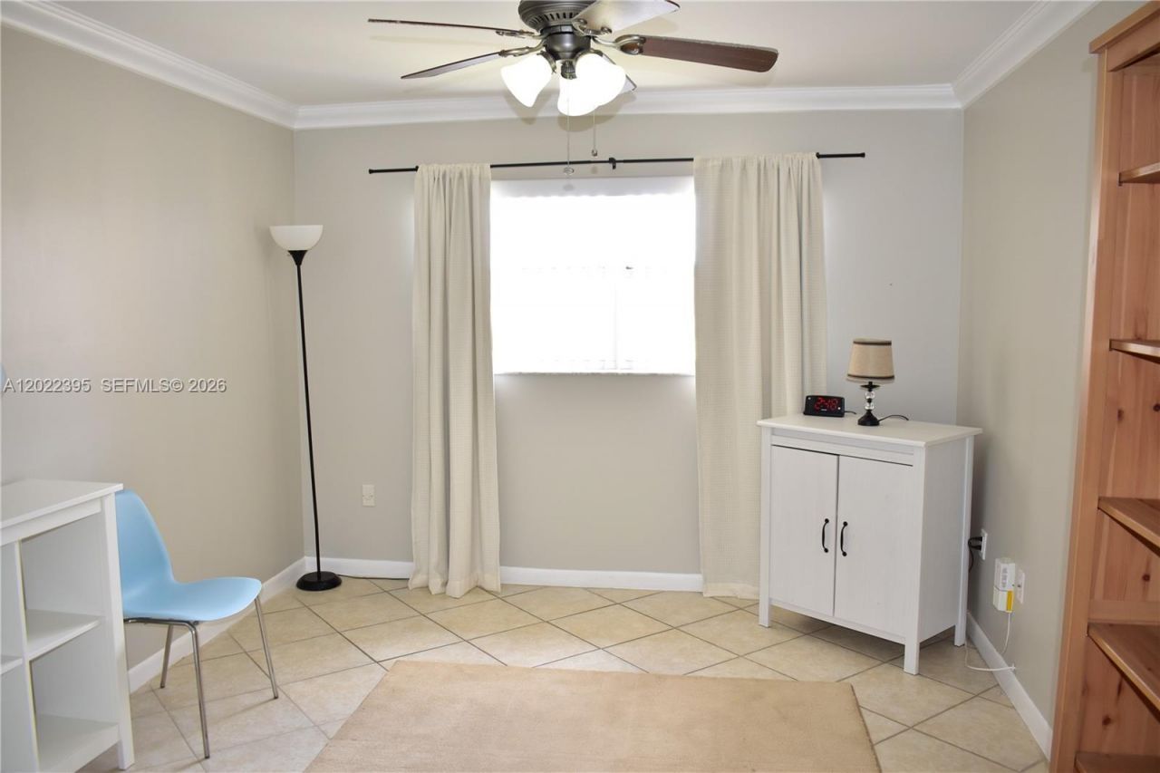 8861 Sunrise Lakes Blvd, Unit 305, Sunrise, FL 33322 Photo