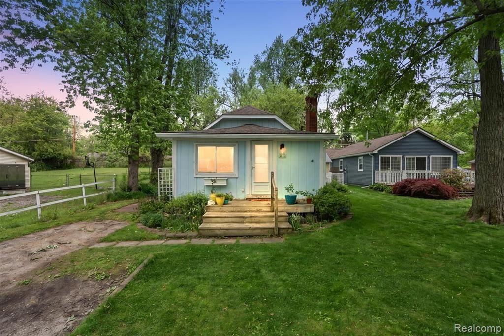 4886 Filer Street, Waterford Township, MI 48328 Main Photo