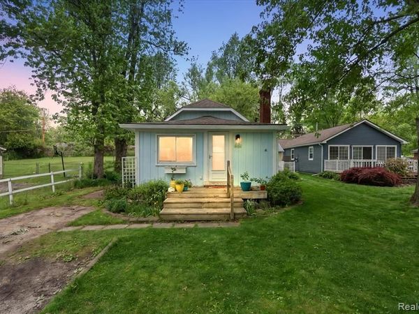 4886 Filer Street, Waterford Twp, MI 48328