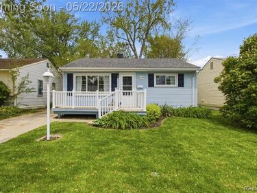 645 E Barrett Avenue E, Madison Heights, MI 48071