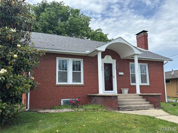 809 S Third Street , Greenville, IL 62246