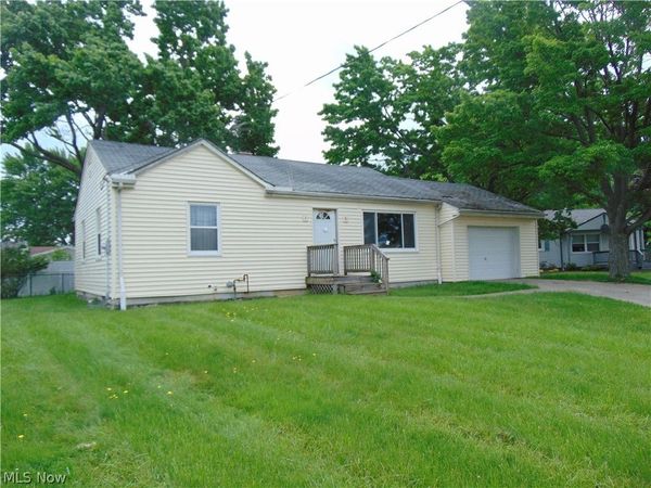 675 E 305th Street , Willowick, OH 44095