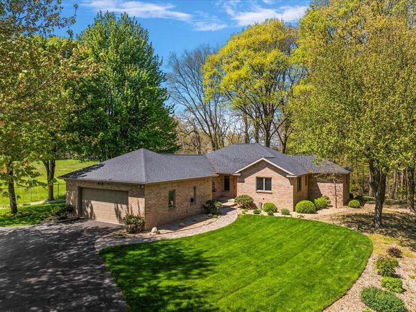 2400 Pine Hill Court, St. Joseph, MI 49085