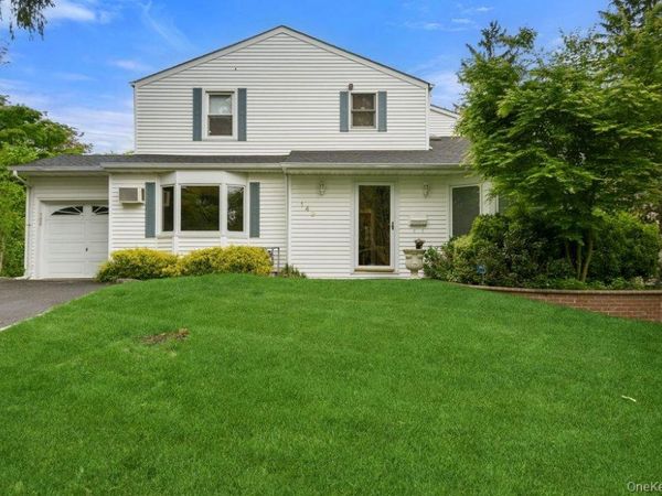 149 Princeton Street , Roslyn Heights, NY 11577