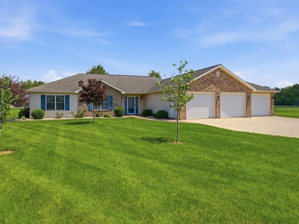 3827 NW SR 116 Road, Markle, IN 46770