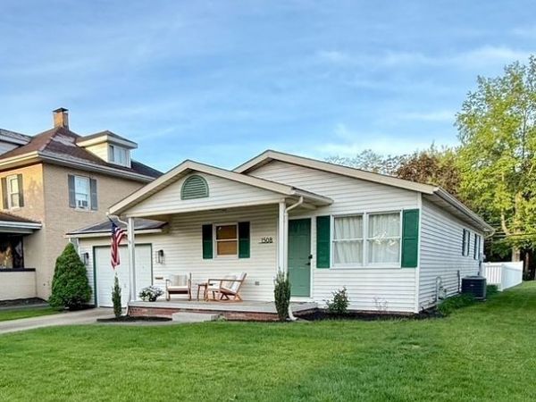 1508 N Wooster Avenue , Dover, OH 44622