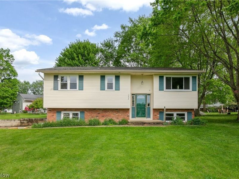1425 Galaxy Drive, Mogadore, OH 44260 Photo 1