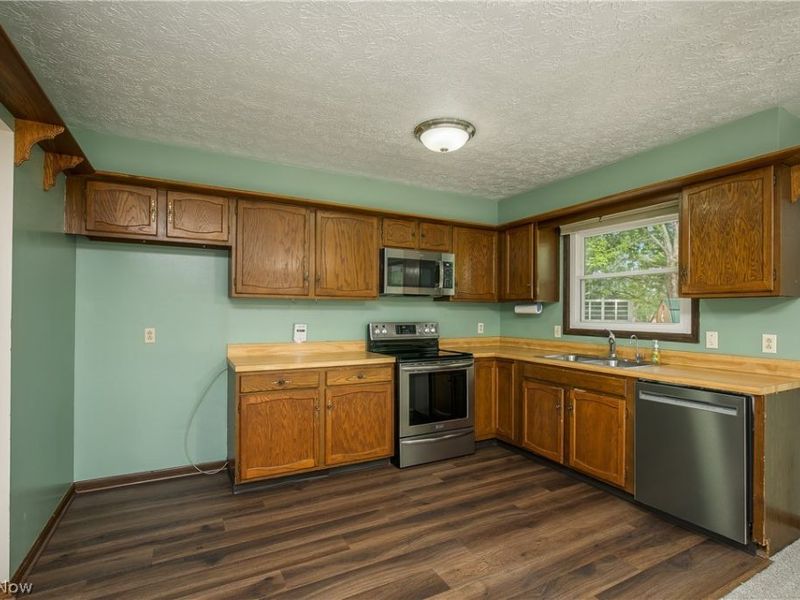 1425 Galaxy Drive, Mogadore, OH 44260 Photo 14