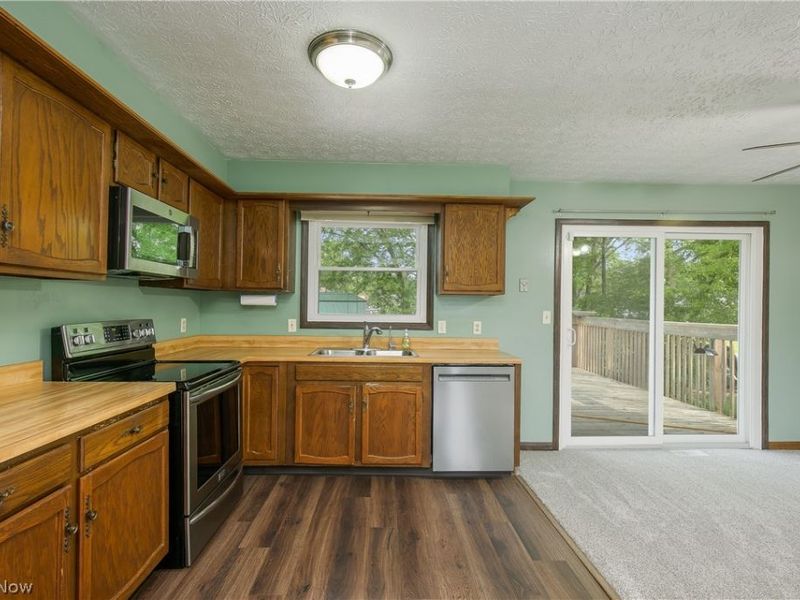 1425 Galaxy Drive, Mogadore, OH 44260 Photo 17