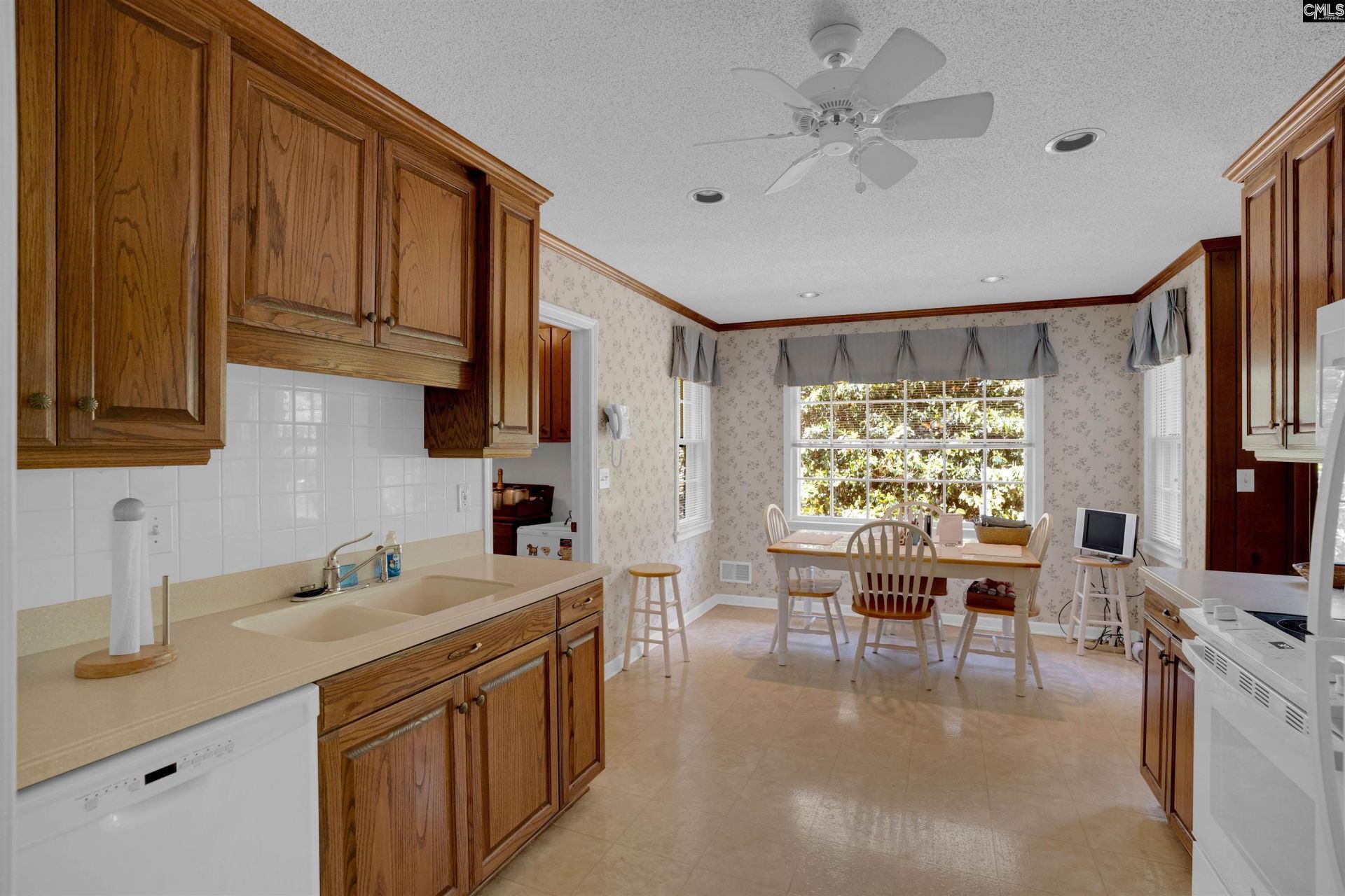 5204 Glenmount Street  Photo 9