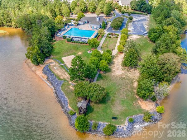 1039 Hunters Run Drive , Tega Cay, SC 29708