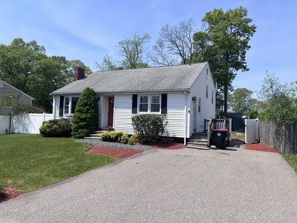 30 Stearns Ave, Brockton, MA 02302