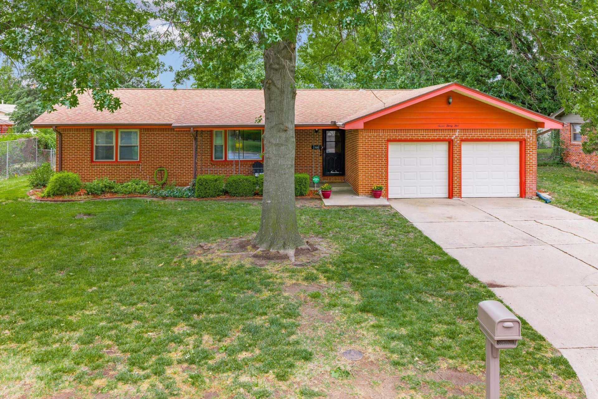 735 N Chickadee, Wichita, KS 67212 Main Photo