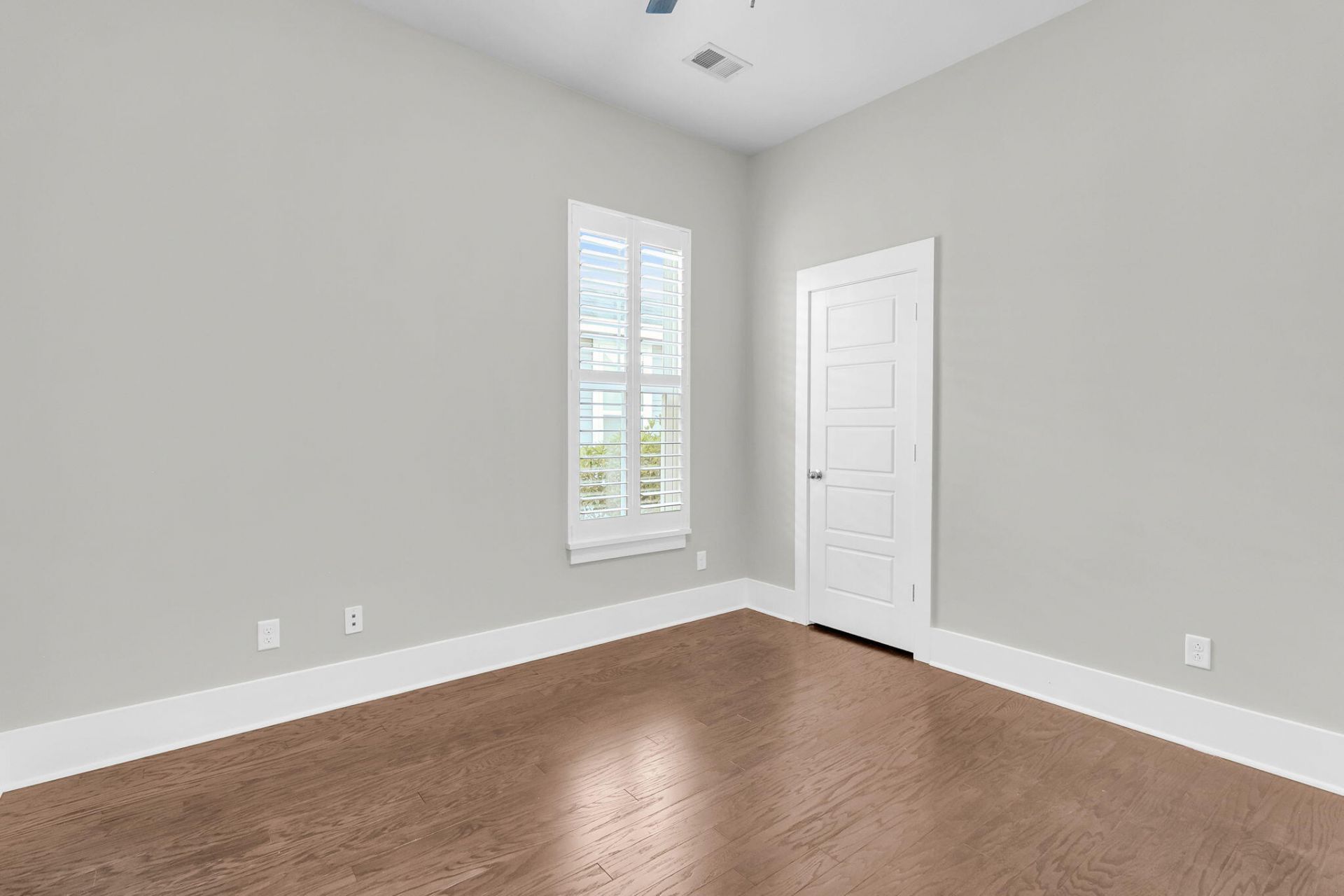 605 Long Meadow Street Photo 30