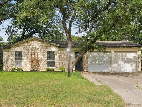 1213 Pin Oak Drive , Denton, TX 76209