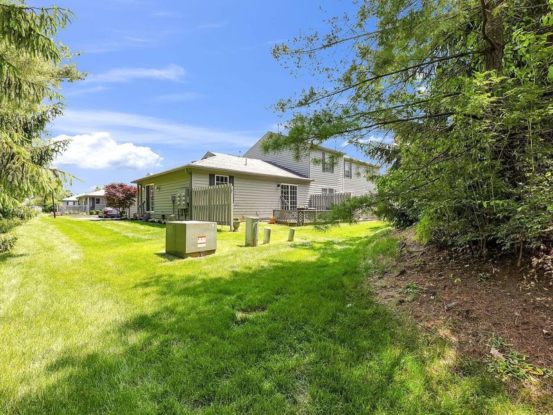 5708 Blendonbrook Lane, Unit 102E, Columbus, OH 43230 Photo 10
