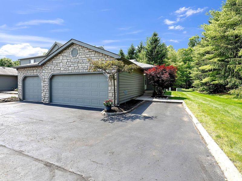 5708 Blendonbrook Lane, Unit 102E, Columbus, OH 43230 Photo 13