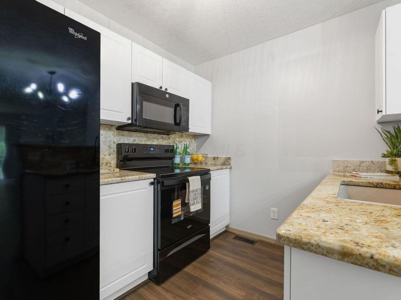 5708 Blendonbrook Lane, Unit 102E, Columbus, OH 43230 Photo 30