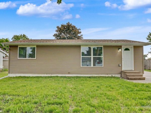 602 N Cherry Street, Mount Pleasant, IA 52641