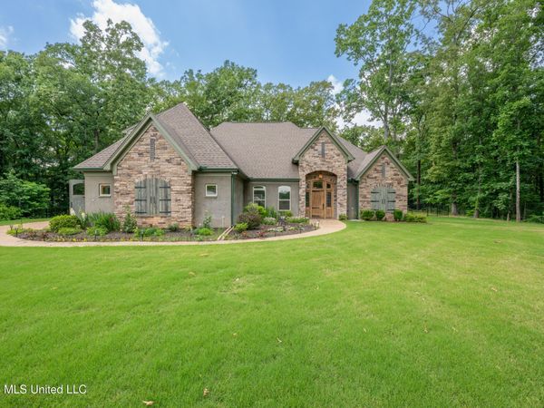568 Woodford Cove, Hernando, MS 38632
