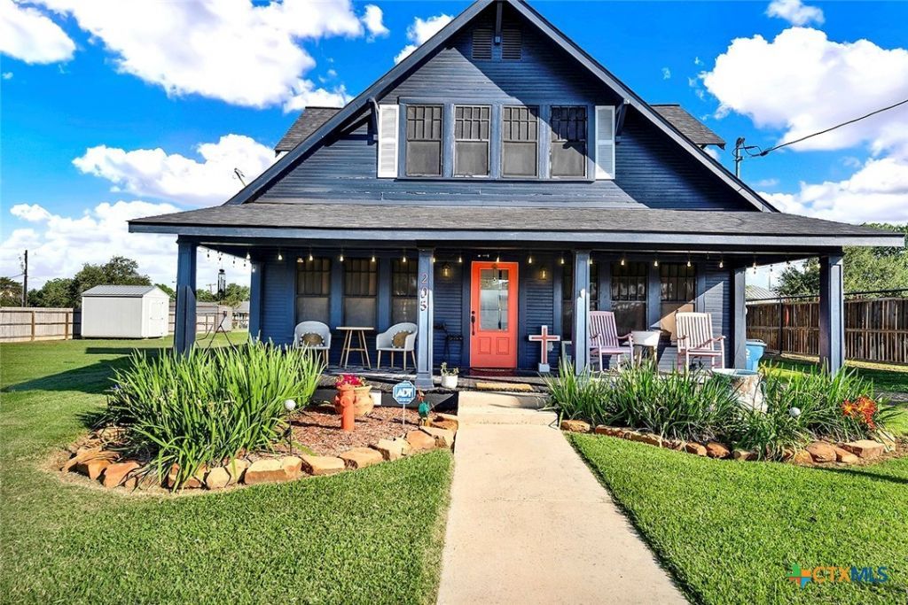 205 Brinkoeter Street, Poth, TX 78147 Main Photo