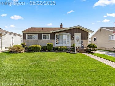 33501 Leona Street, Garden City, MI 48135