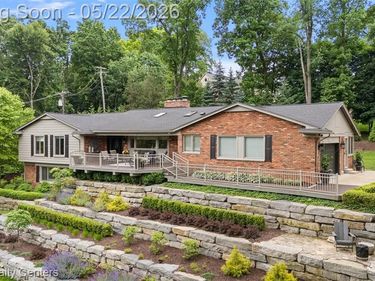 4571 W Grindley Court NW, Bloomfield Hills, MI 48302