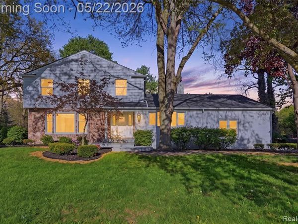 53568 Wolf Drive, Shelby Twp, MI 48316