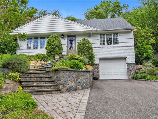 5 Gaines Place, Huntington, NY 11743