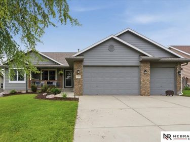 21202 Shiloh Drive , Gretna, NE 68028