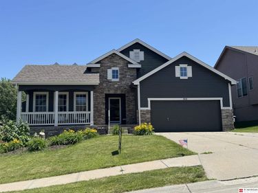 613 S 180 Avenue, Elkhorn, NE 68022