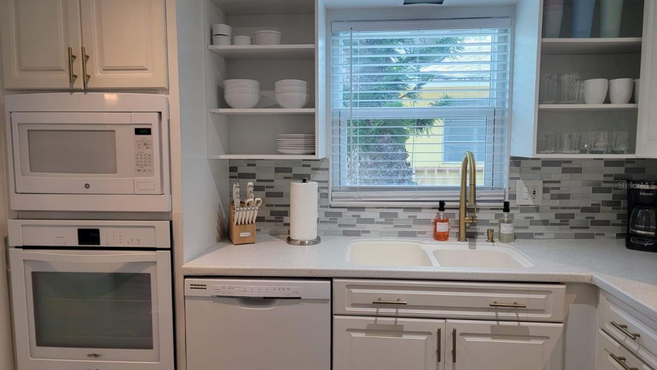 3440 Chapel Drive , Sarasota, FL 34234 Photo