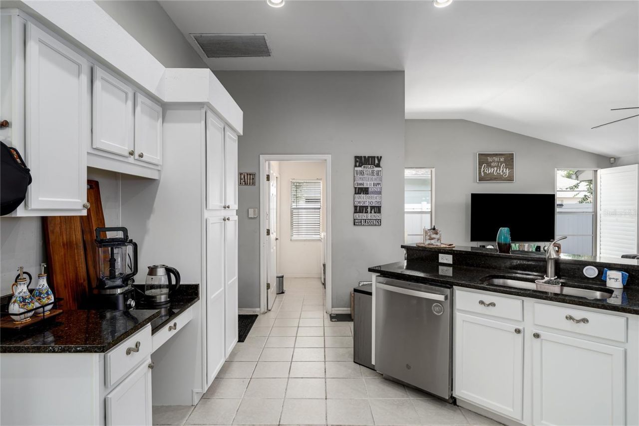 4513 Peridia Boulevard E, Bradenton, FL 34203 Photo