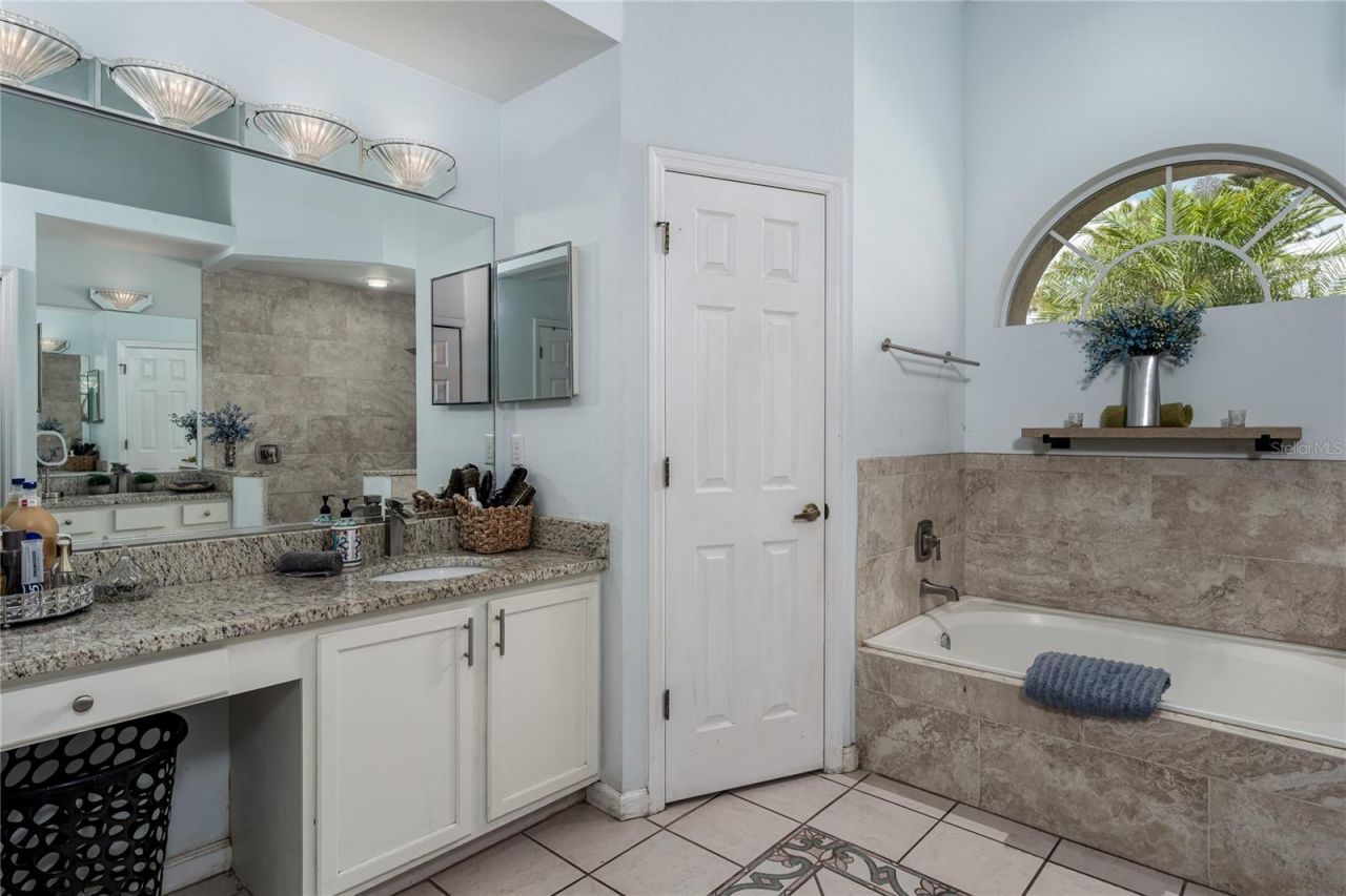 4513 Peridia Boulevard E, Bradenton, FL 34203 Photo